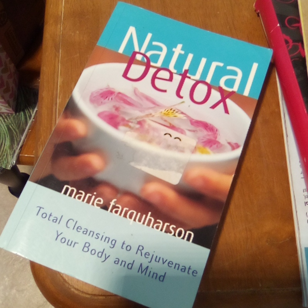 Natural Detox Paperback Book